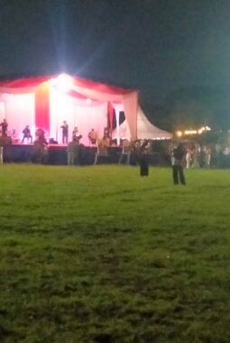 Minimnya Lampu Penerangan Di Acara Pergelaran Tari Masal Di Lapangan Musara Alun Takengon